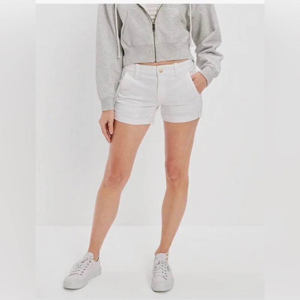 🖤 AE super stretch midi white women’s shorts, size 4.